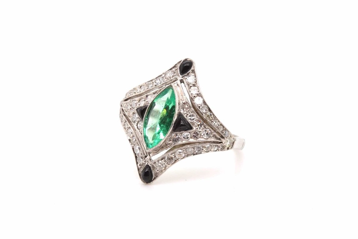 Bague Art déco émeraude, saphirs et diamants - Castafiore