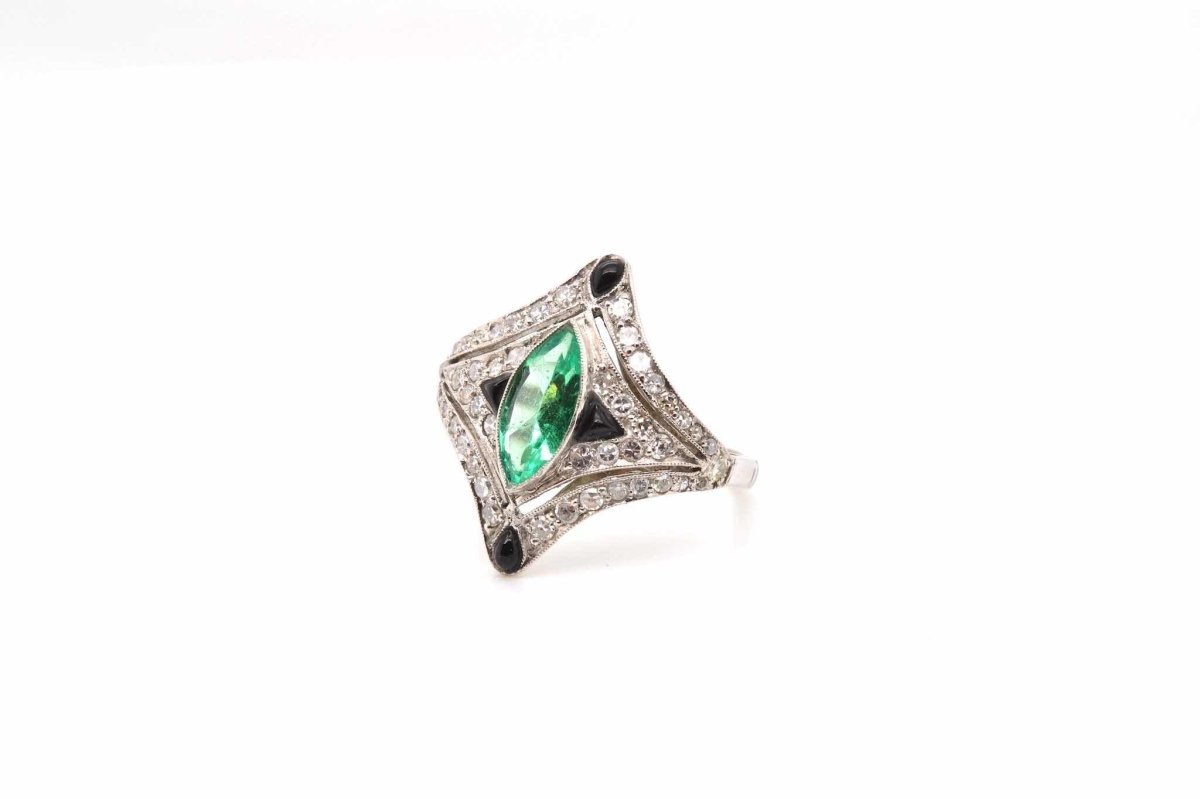 Bague Art déco émeraude, saphirs et diamants - Castafiore