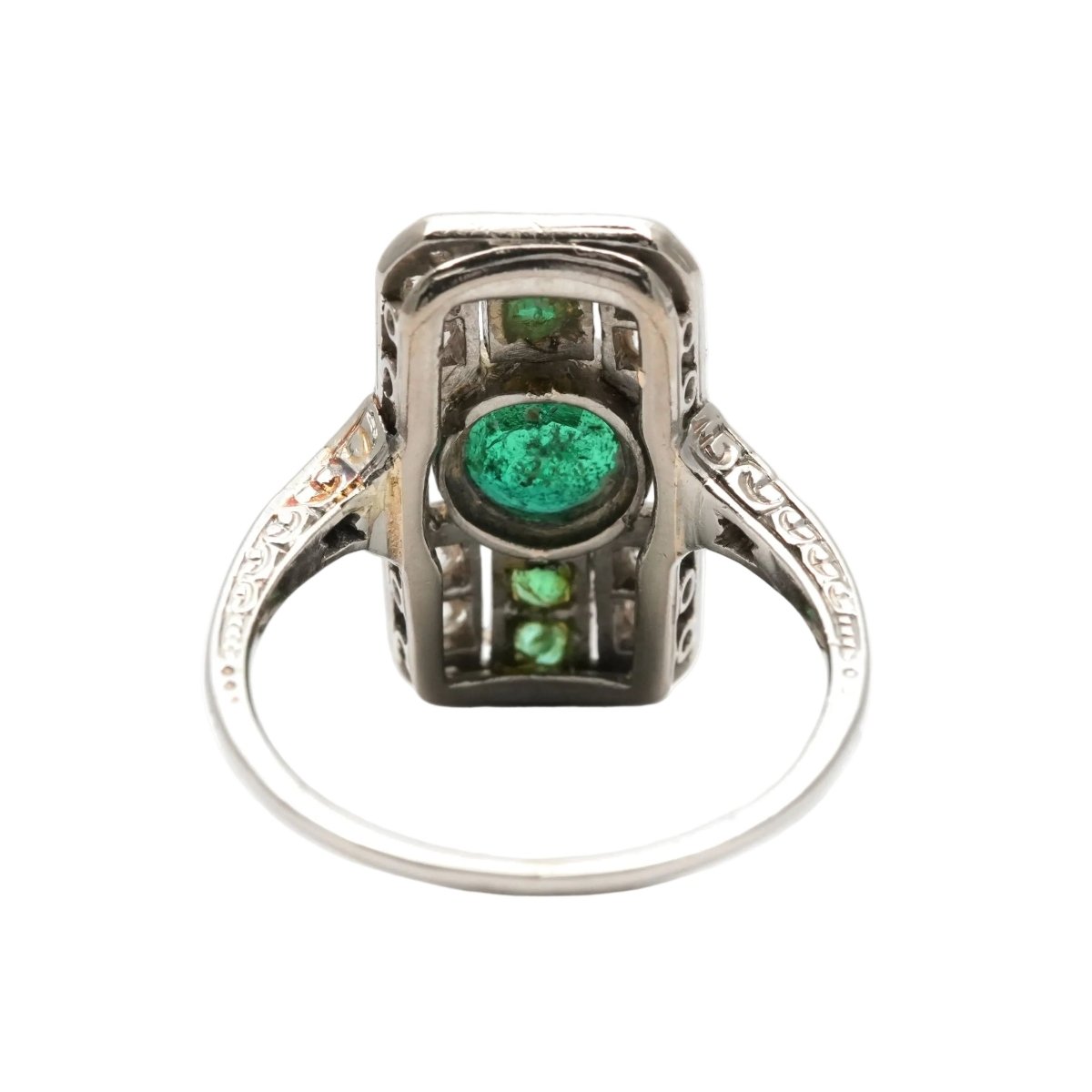 Bague Art Déco en or blanc, émeraudes et diamants - Castafiore
