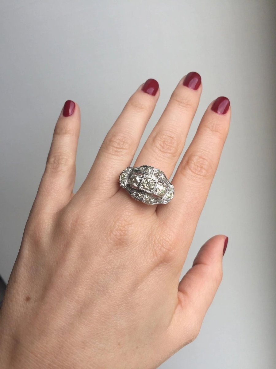 Bague Art déco en or blanc et diamant - Castafiore