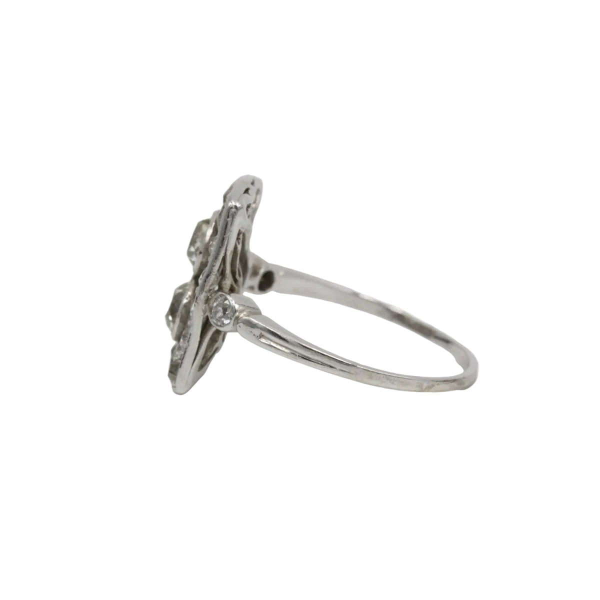 Bague Art Déco en or blanc et diamants - Castafiore
