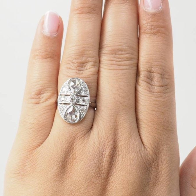 Bague Art Déco en or blanc et diamants - Castafiore