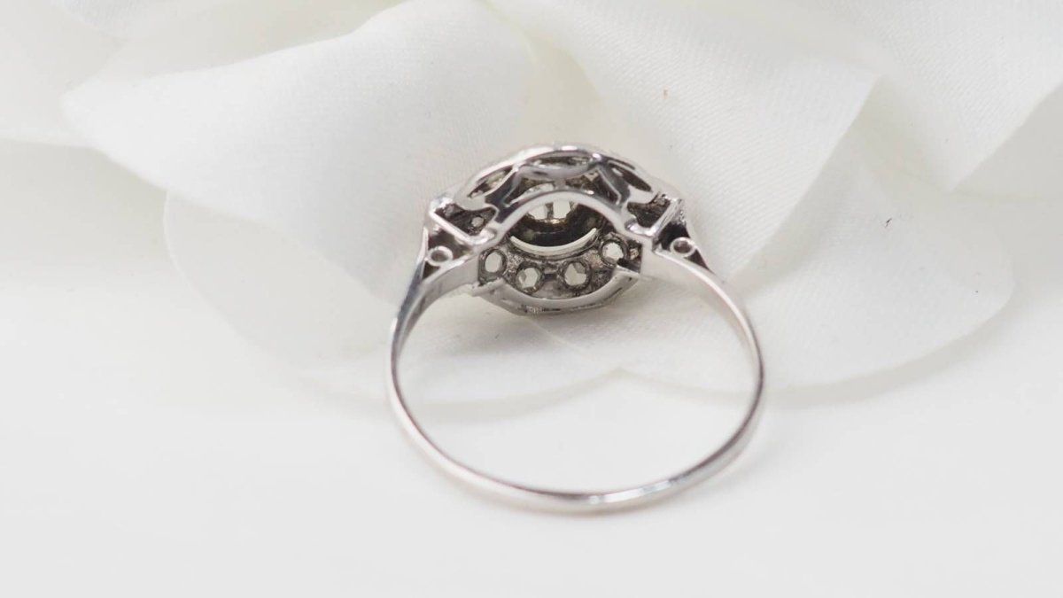 Bague Art Déco en or blanc et diamants - Castafiore