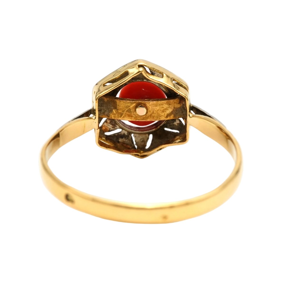 Bague Art Déco en or blanc, or jaune et corail - Castafiore