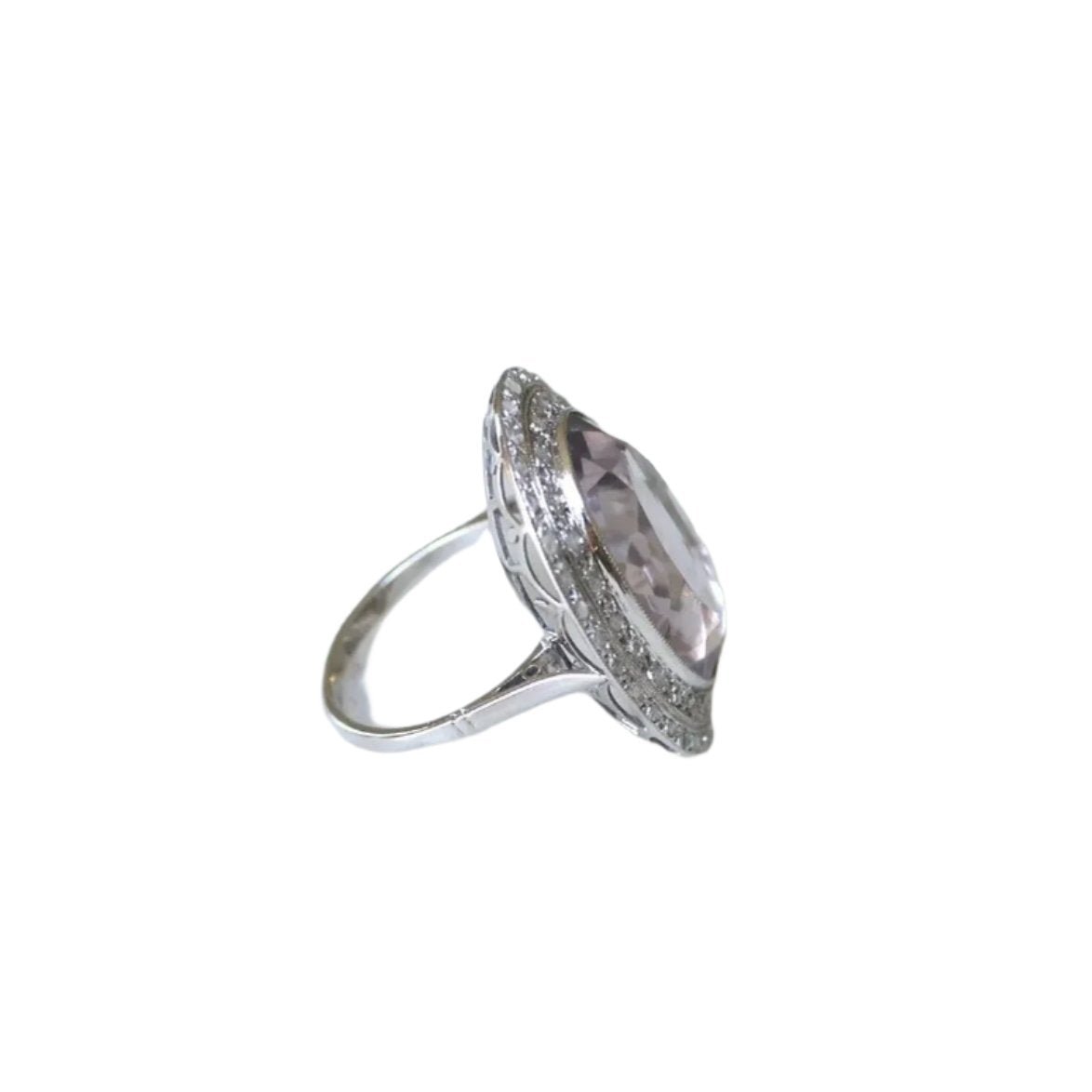 Bague Art Déco en or blanc, platine, améthyste et diamants - Castafiore