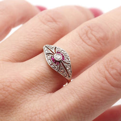 Bague Art Deco en or et platine avec rubis et diamants - Castafiore