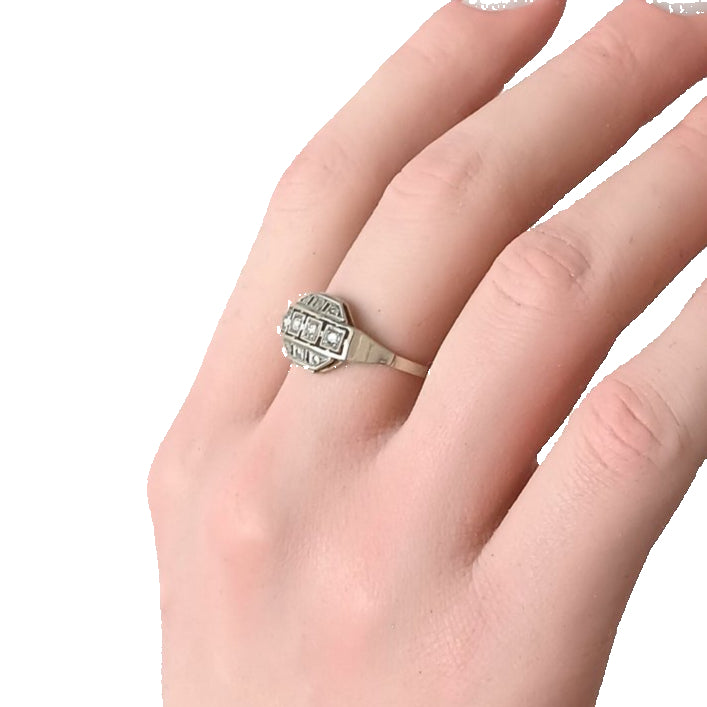 Bague Art déco en or gris et platine diamants - Castafiore
