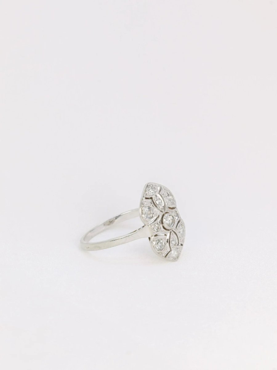 Bague Art - Déco en or, platine et diamants - Castafiore