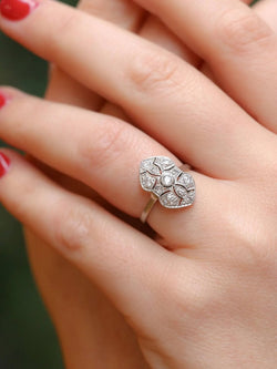 Bague Art - Déco en or, platine et diamants - Castafiore