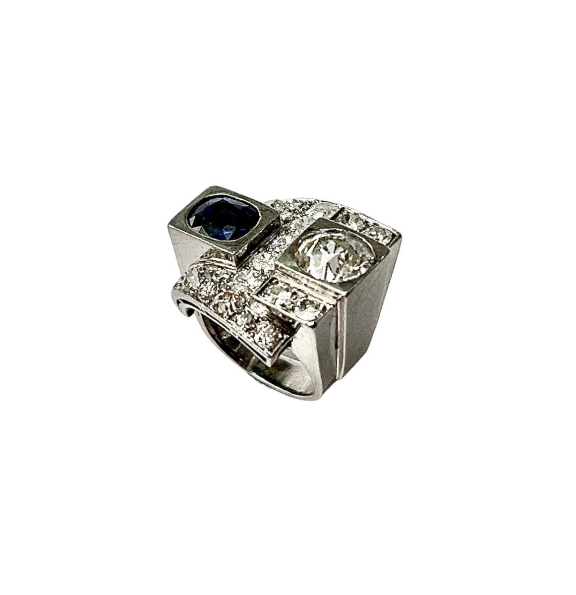 Bague Art Déco en platine, diamants et saphir - Castafiore