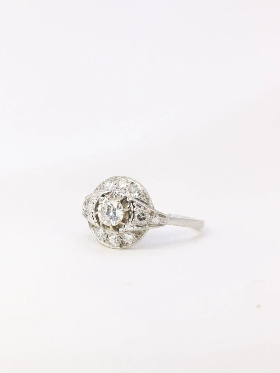 Bague Art - Déco en platine et diamants - Castafiore