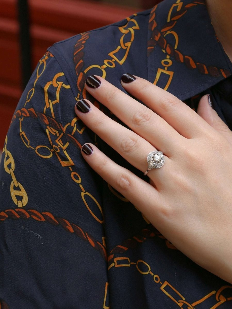 Bague Art - Déco en platine et diamants - Castafiore