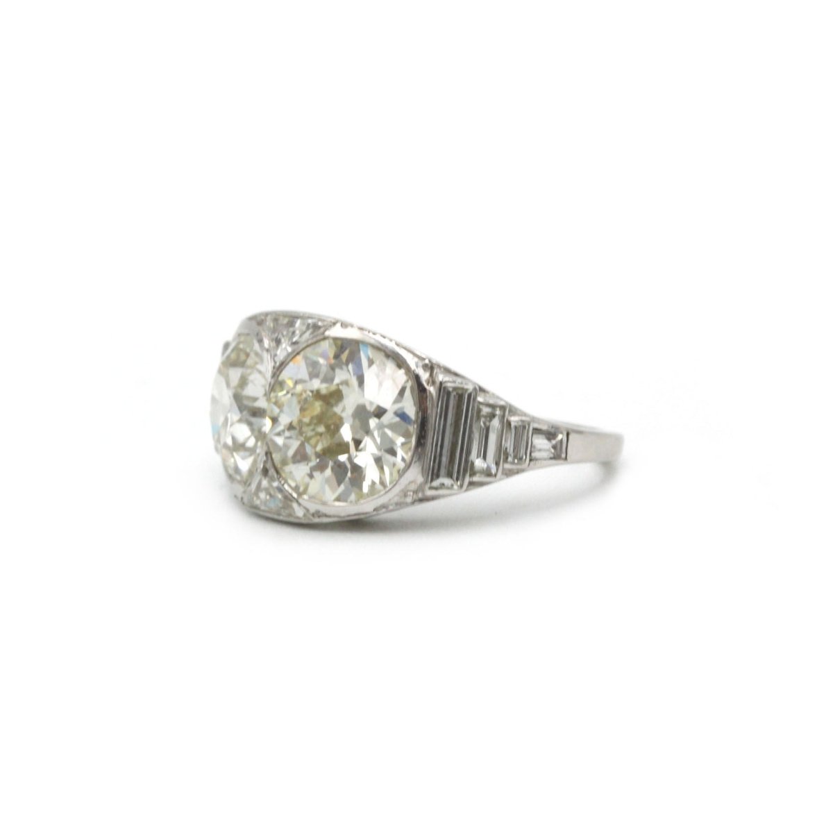 Bague Art - Déco en platine et diamants - Castafiore