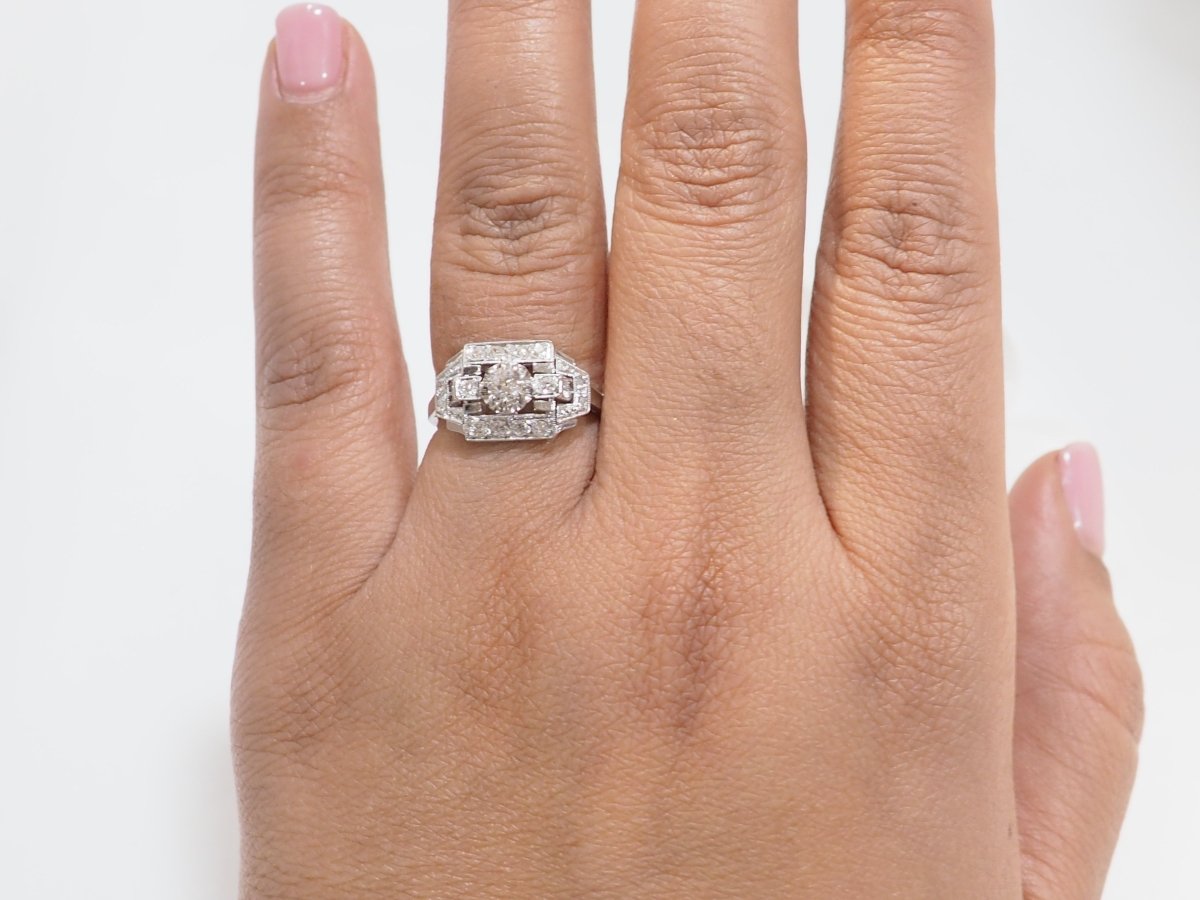Bague Art Déco en platine et diamants - Castafiore