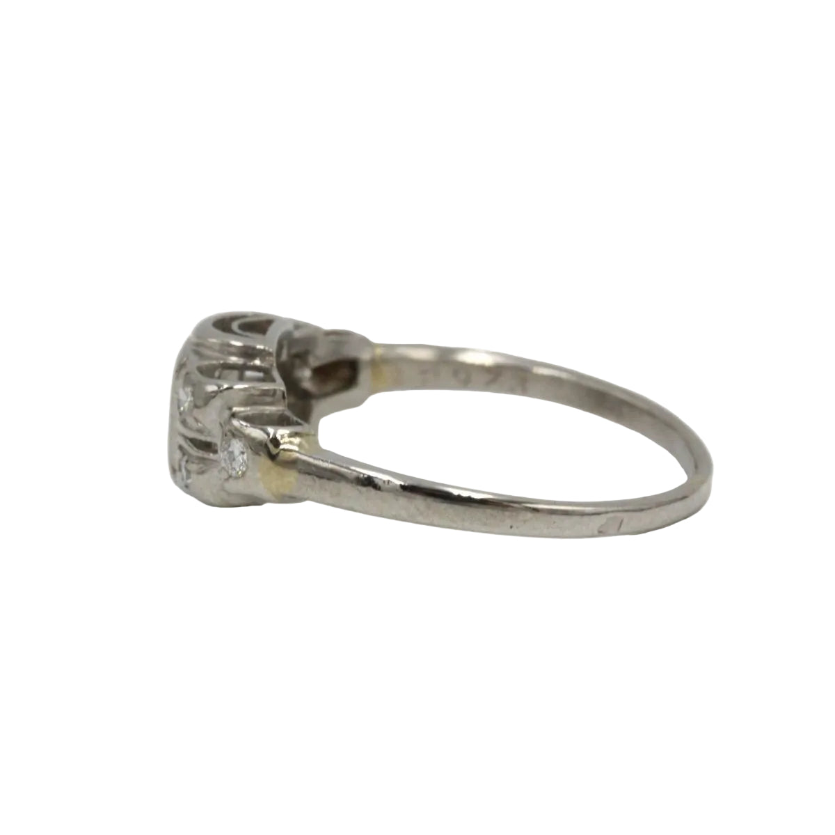 Bague Art Déco en platine et diamants - Castafiore