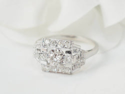 Bague Art Déco en platine et diamants - Castafiore