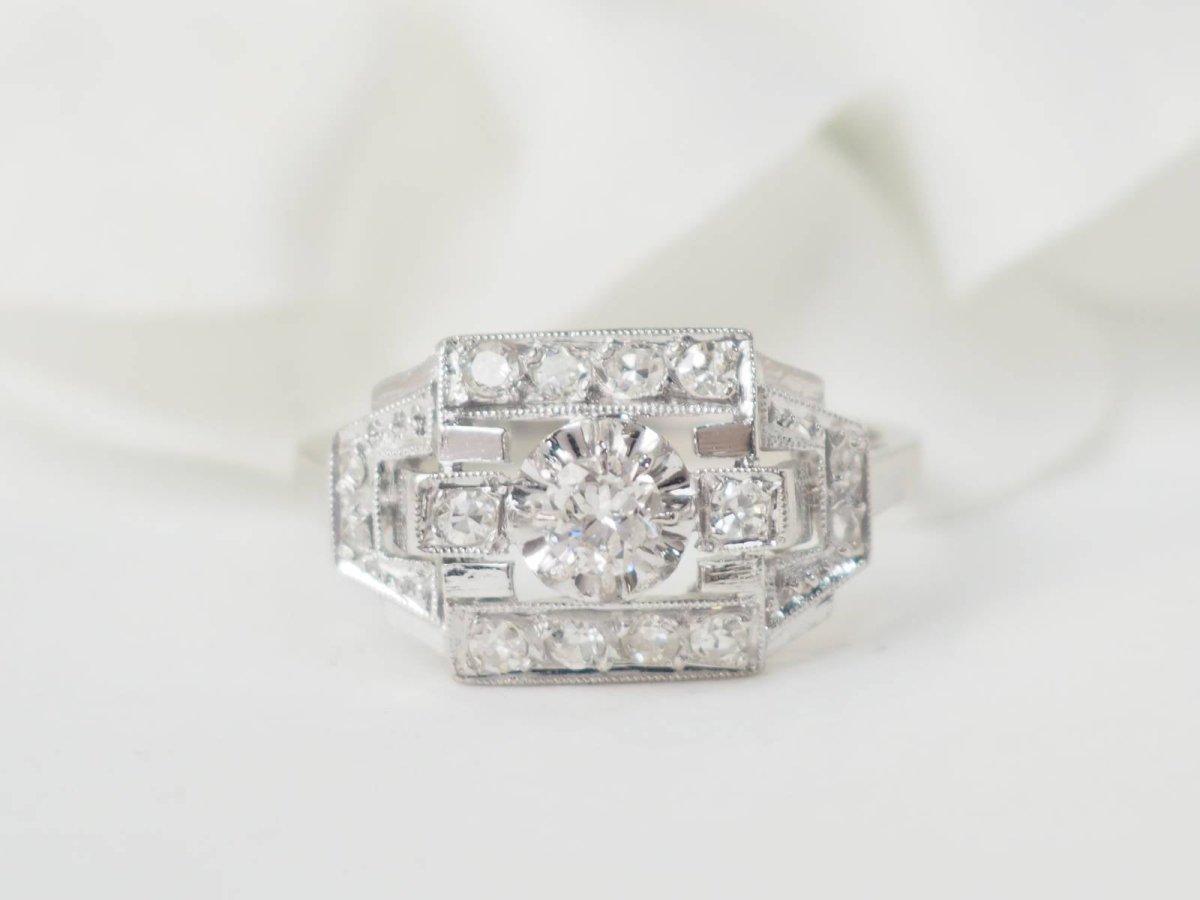 Bague Art Déco en platine et diamants - Castafiore