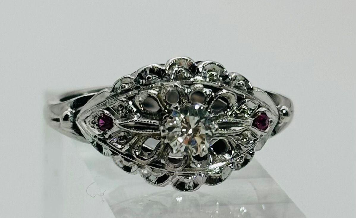 Bague art déco en platine et diamants et rubis - Castafiore