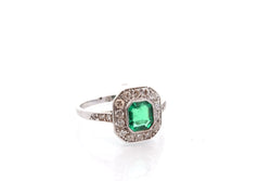 Bague art déco en platine et émeraude - Castafiore