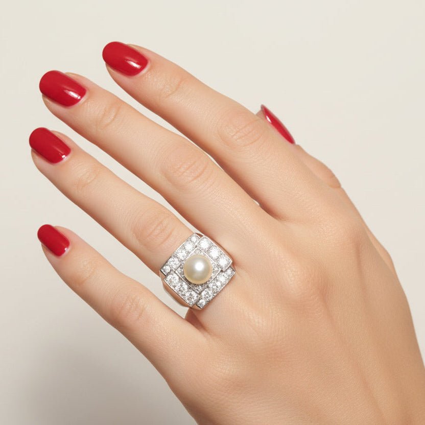 Bague Art Déco en platine, perle de Culture et diamants - Castafiore