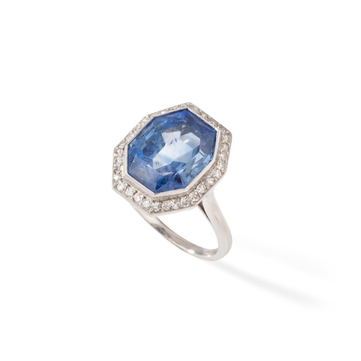 Bague Art déco en platine, saphir et diamants - Castafiore