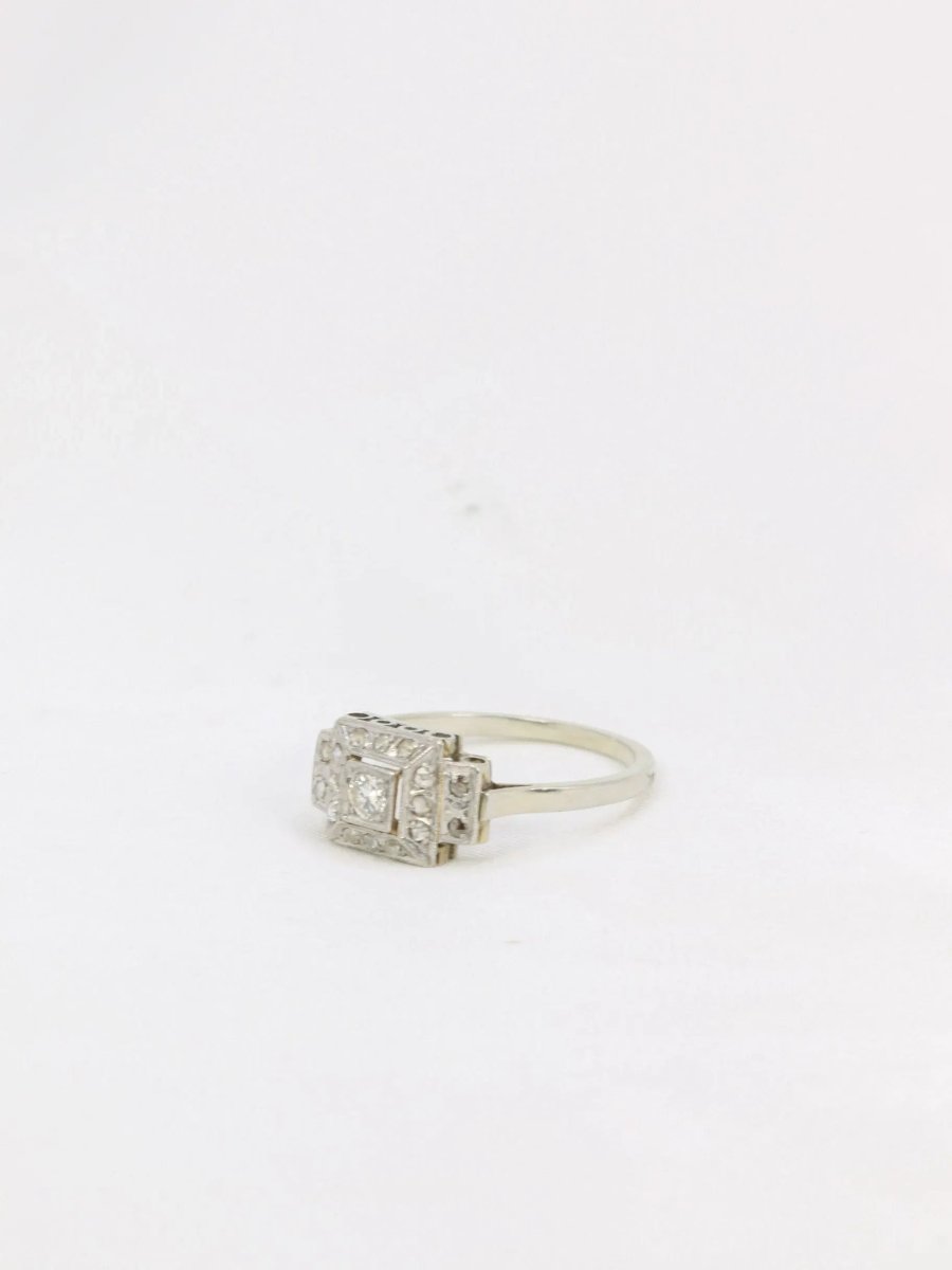 Bague Art Deco gradins or blanc platine diamants 0,15 ct - Castafiore
