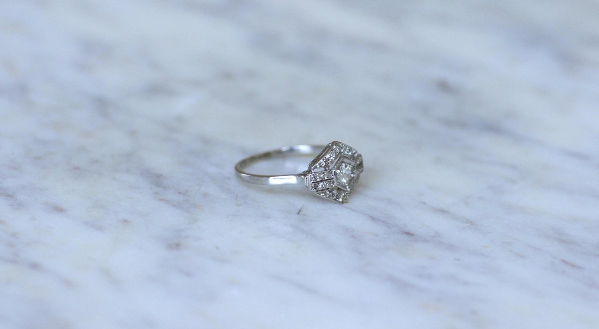 Bague Art Déco Hexagonale Diamants et Platine - Castafiore