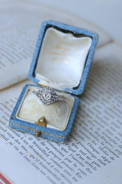 Bague Art Déco Hexagonale Diamants et Platine - Castafiore