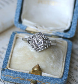 Bague Art Déco Hexagonale Diamants et Platine - Castafiore