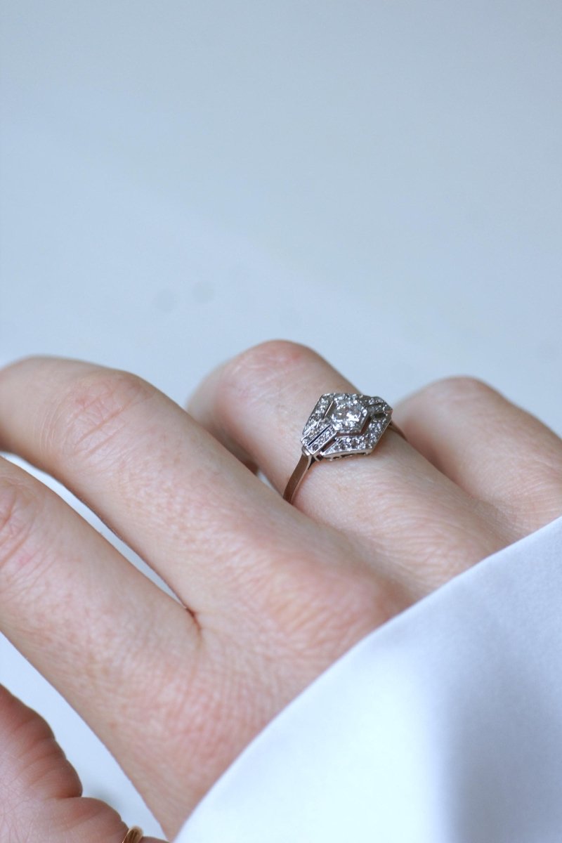 Bague Art Déco Hexagonale Diamants et Platine - Castafiore