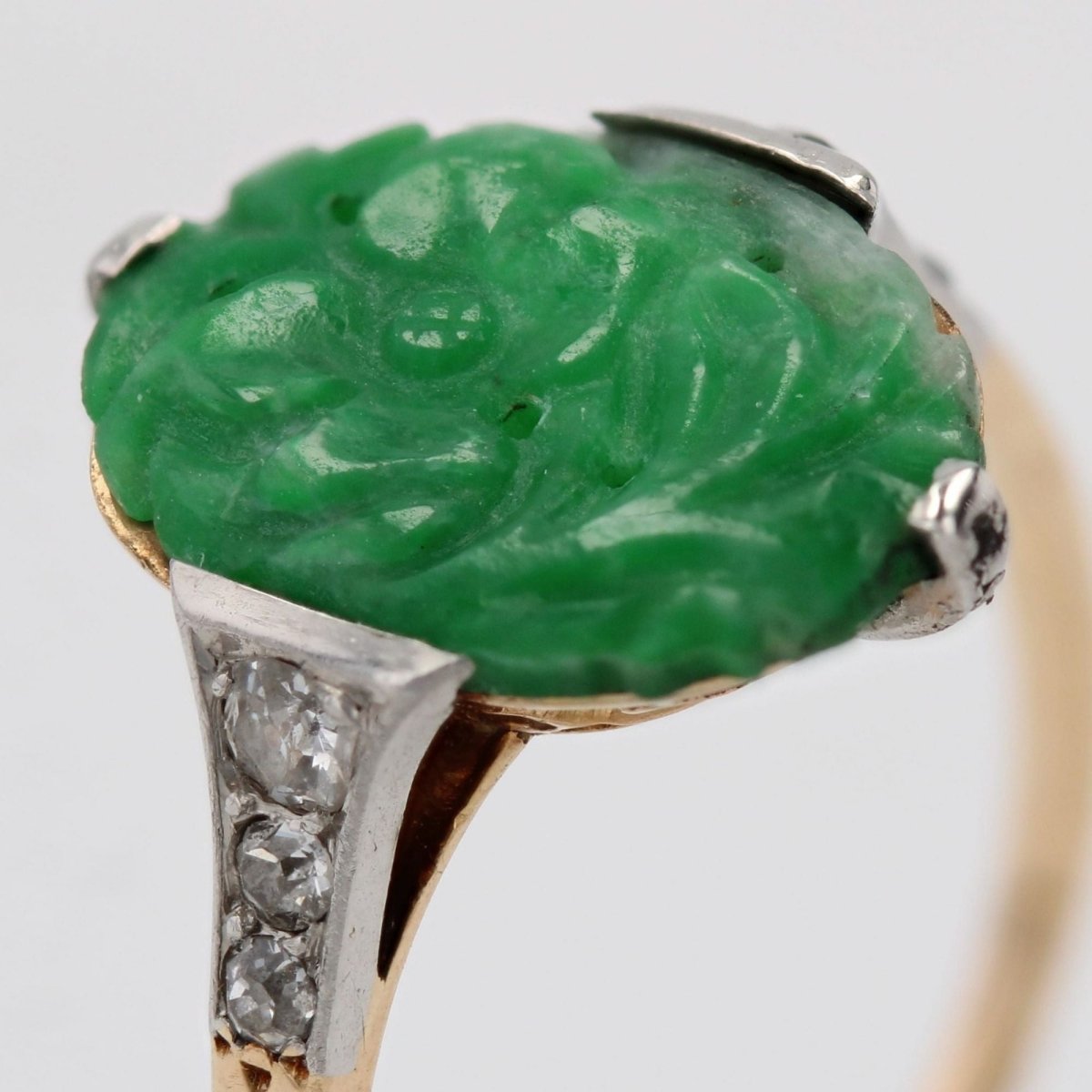 Bague Art déco jade et diamants en or jaune et platine - Castafiore
