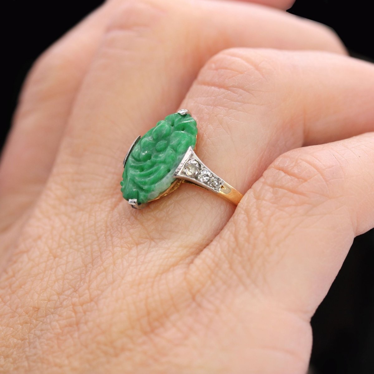 Bague Art déco jade et diamants en or jaune et platine - Castafiore