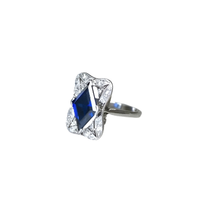 Bague Art Déco Losange Saphir synthétique et diamants - Castafiore