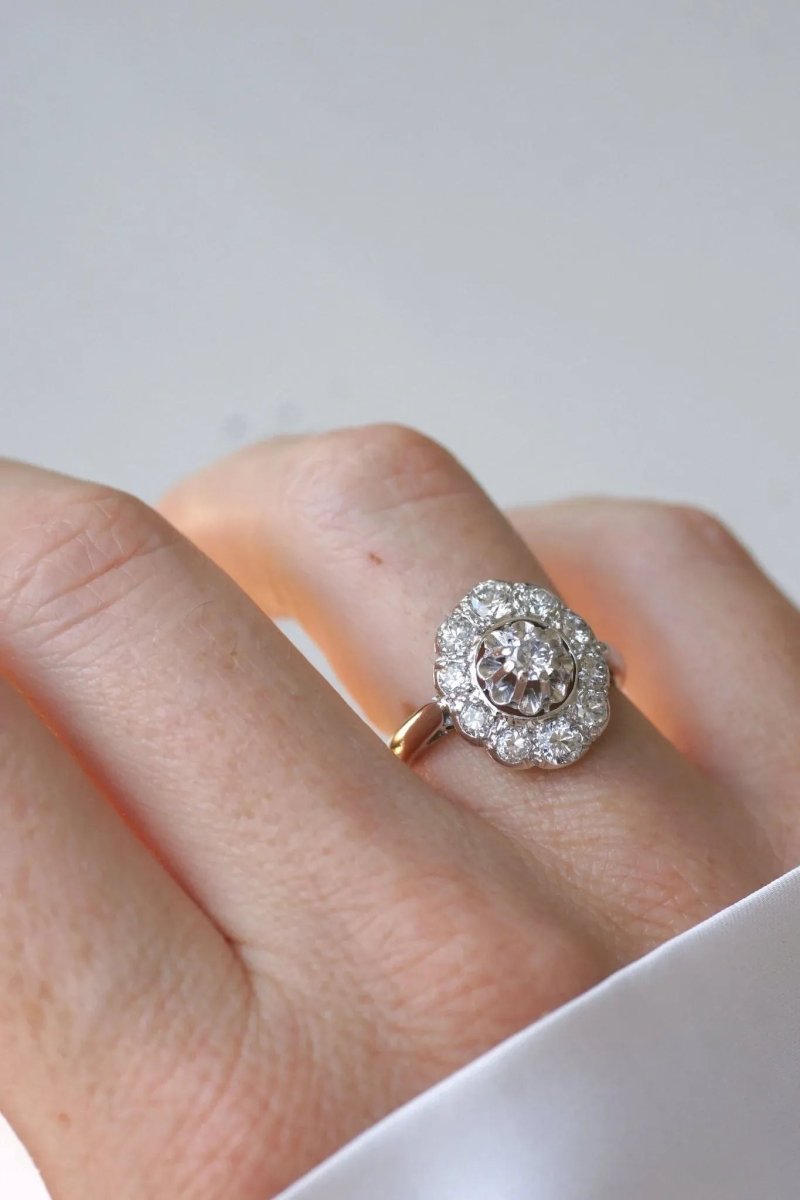 Bague Art Déco Marguerite Ovale Diamants - Castafiore