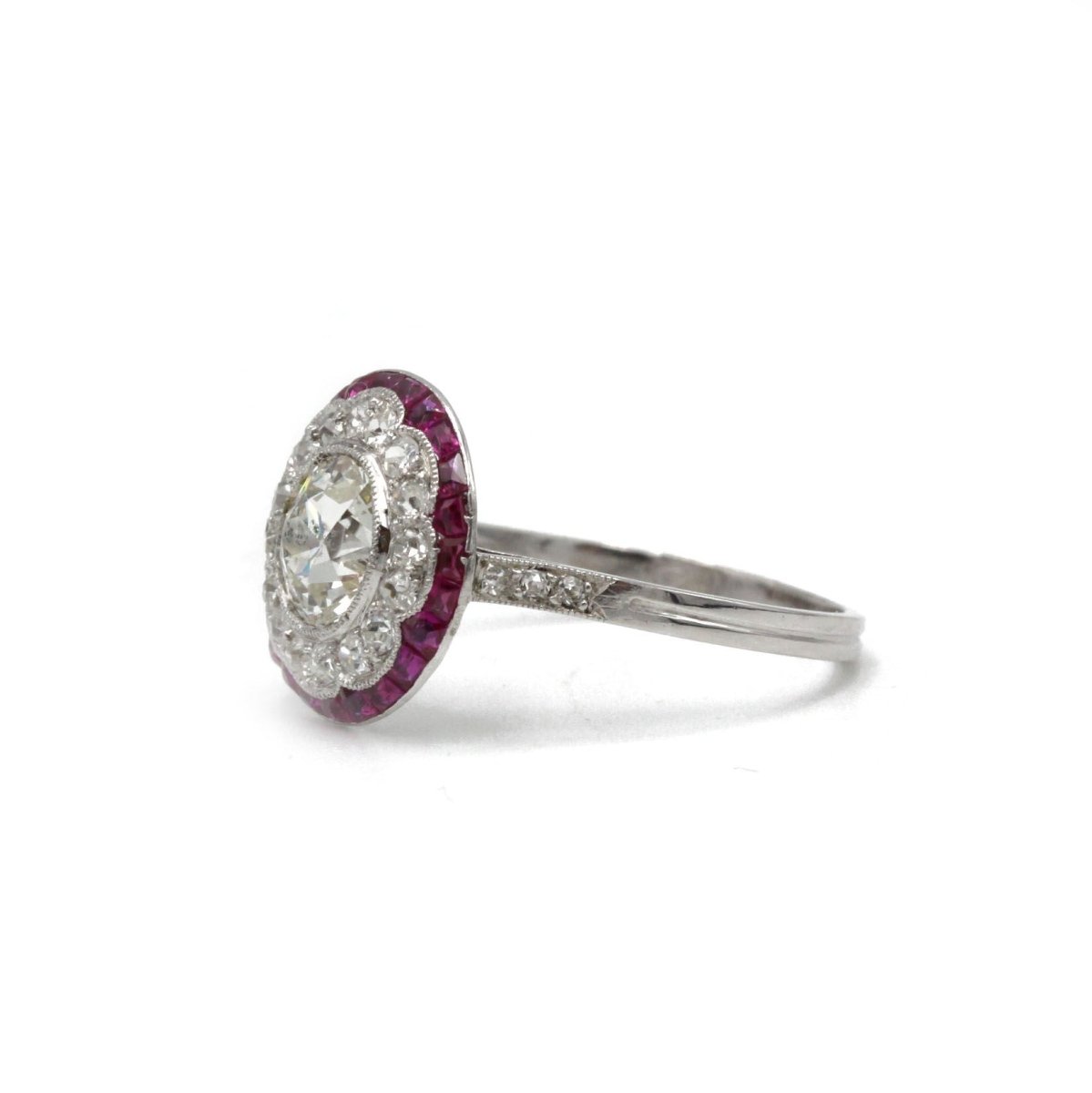 Bague art - deco or 750 et platine, diamants tailles ancienne et rubis calibrés années 1920 - Castafiore