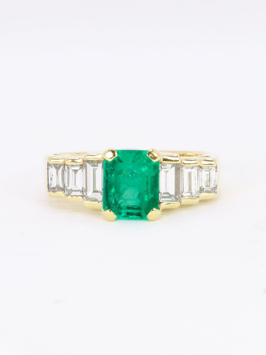 Bague Art Deco or jaune diamants emeraude colombienne Muzo 1,9 carat - Castafiore