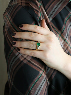 Bague Art Deco or jaune diamants emeraude colombienne Muzo 1,9 carat - Castafiore