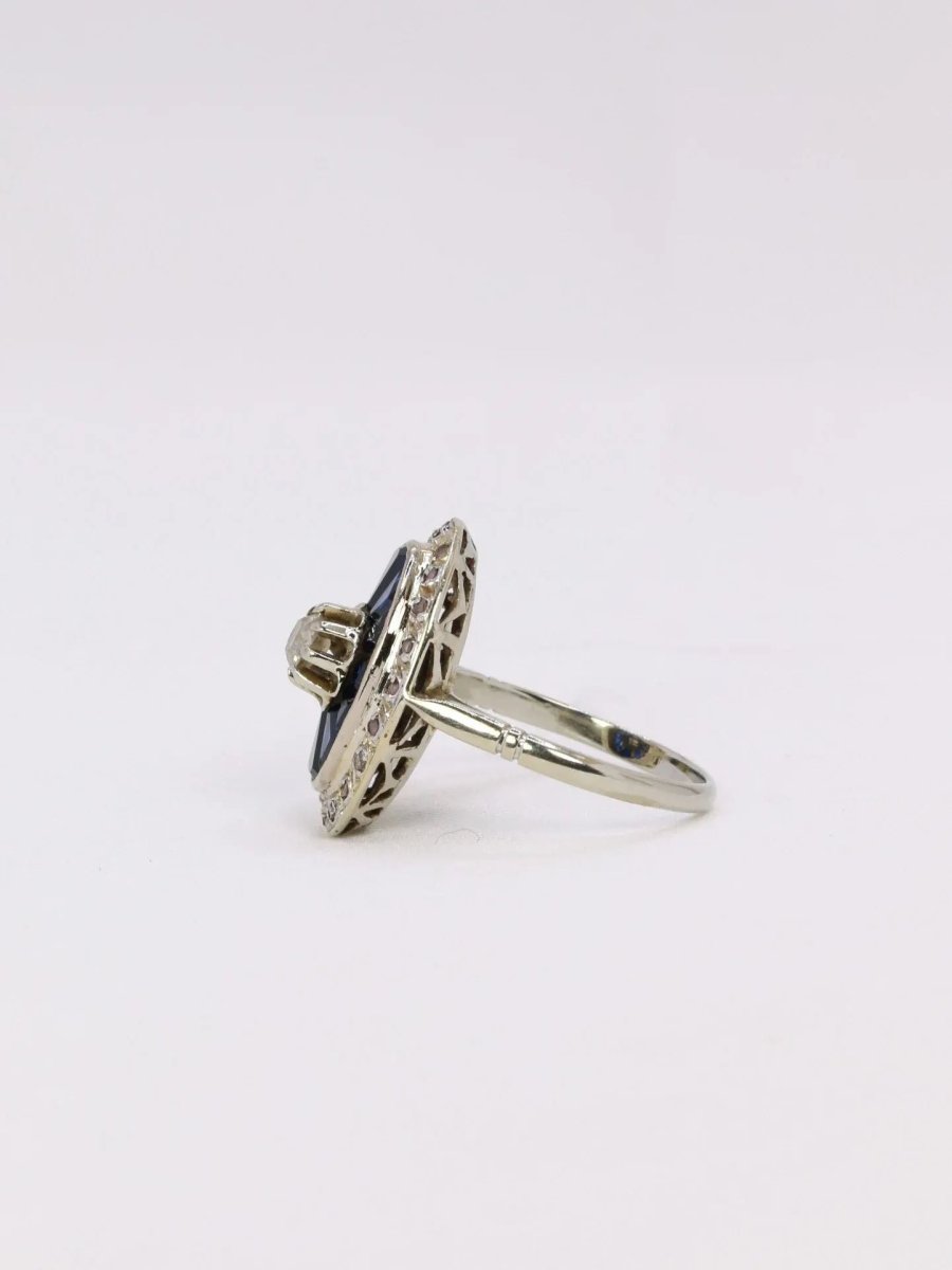 Bague Art Déco ovale saphirs diamants - Castafiore