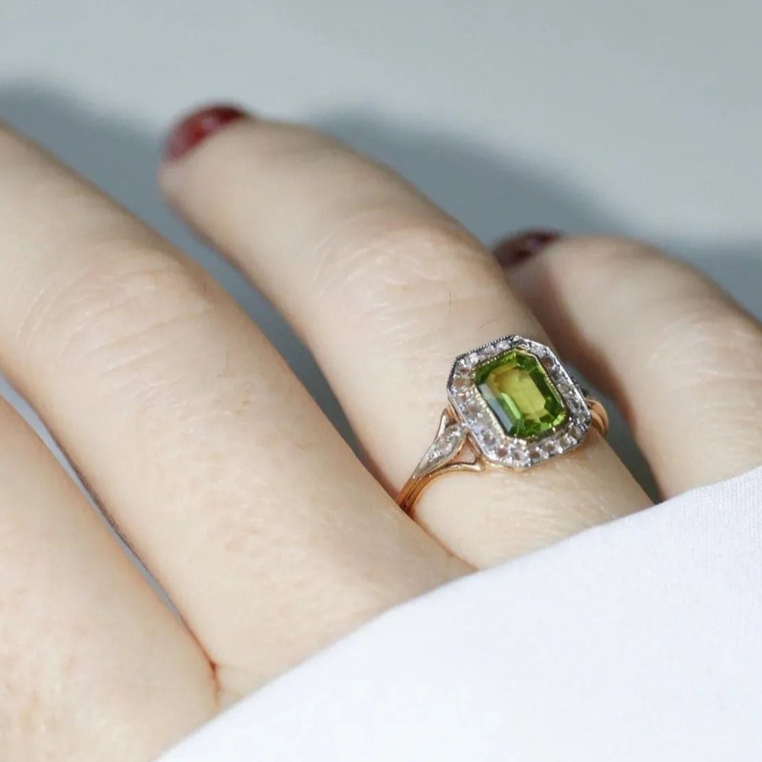 Bague Art Déco Péridot et Diamants - Castafiore