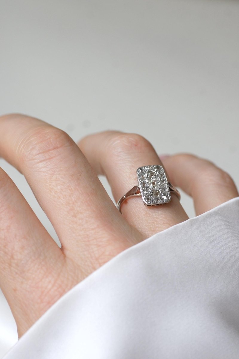 Bague Art Deco Rectangulaire Diamants sur Or Blanc - Castafiore