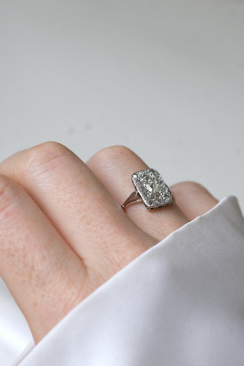 Bague Art Deco Rectangulaire Diamants sur Or Blanc - Castafiore