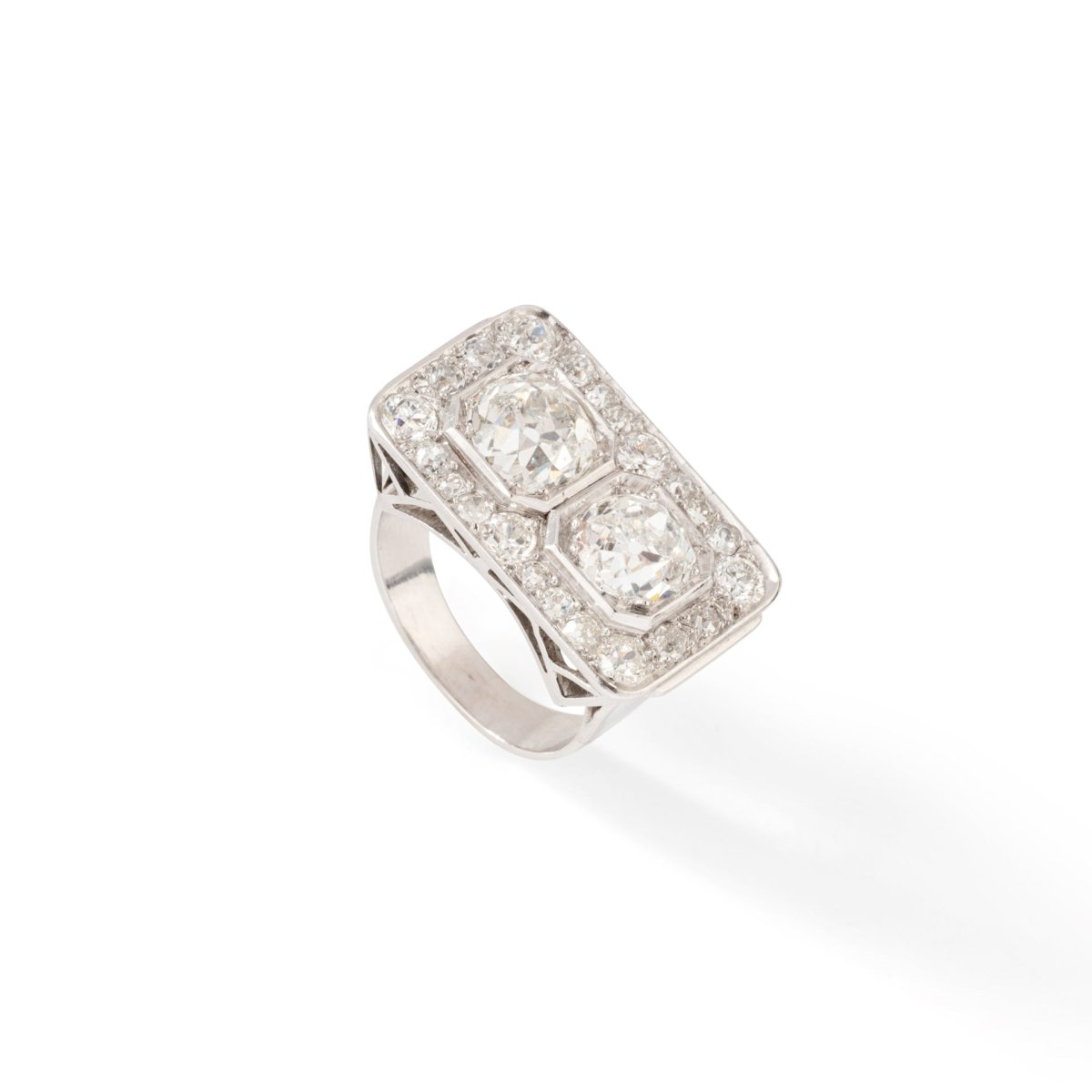 Bague Art déco rectangulaire en or blanc, platine et diamants - Castafiore