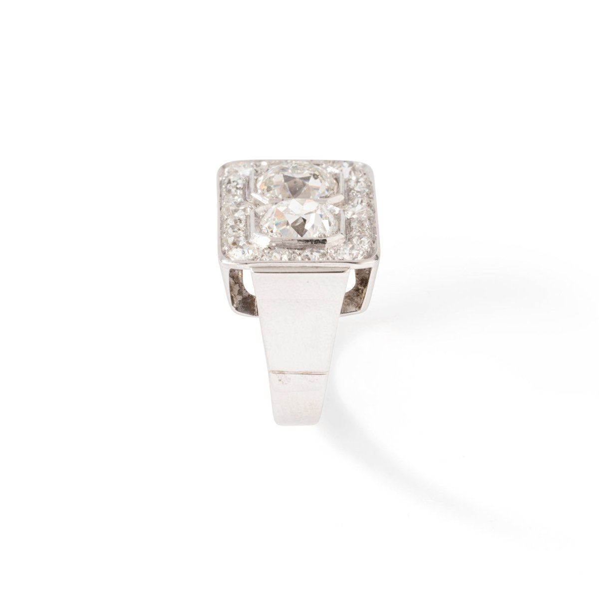 Bague Art déco rectangulaire en or blanc, platine et diamants - Castafiore