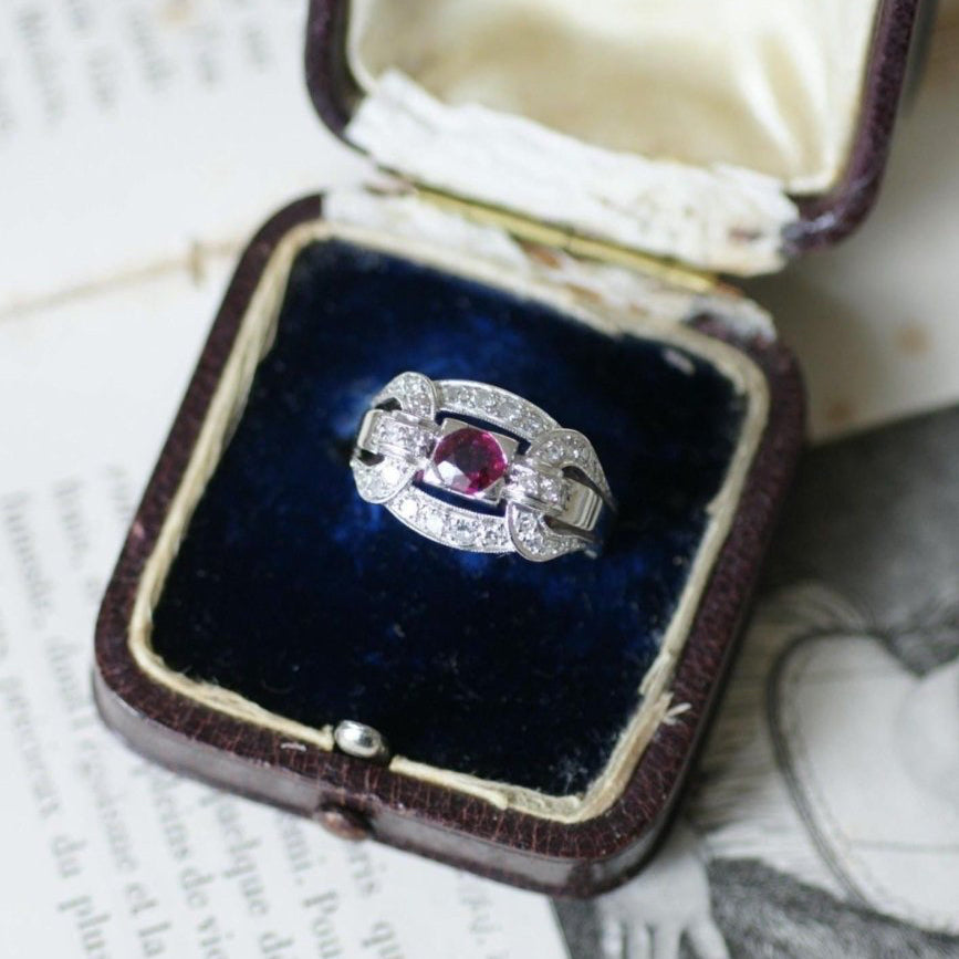 Bague Art Déco Rubis et Diamants sur Platine - Castafiore
