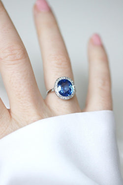 Bague Art Déco Saphir de Ceylan Non Chauffé 4,40 Cts et Diamants - Castafiore