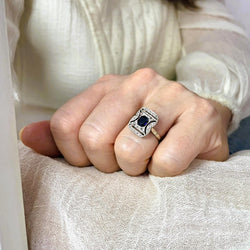 Bague Art Déco saphir et diamants en or et platine - Castafiore