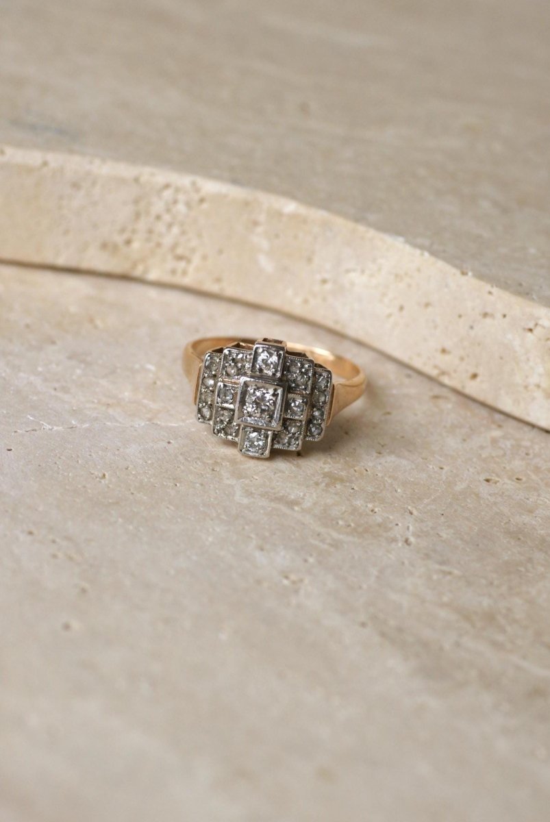 Bague Art Déco Tank Escalier Diamants - Castafiore