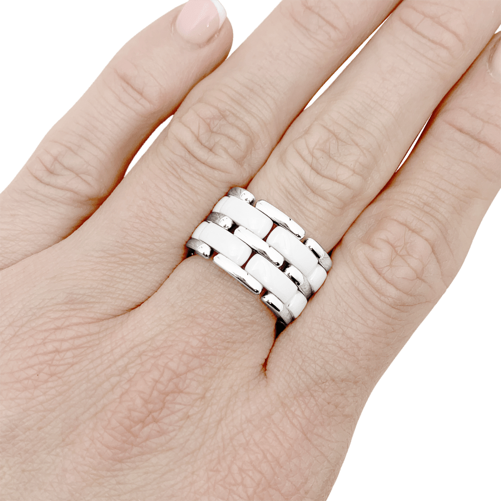 Bague Bandeau CHANEL "Ultra" en or blanc et céramique - Castafiore