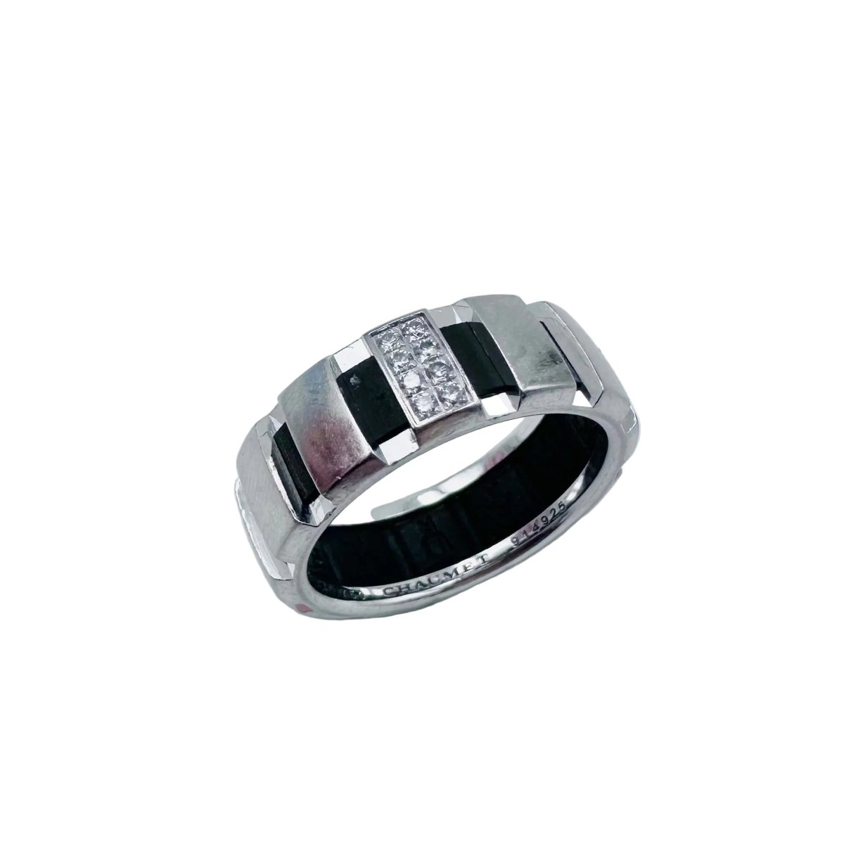 Bague Bandeau CHAUMET "Class One" en or blanc, diamants et caoutchouc - Castafiore