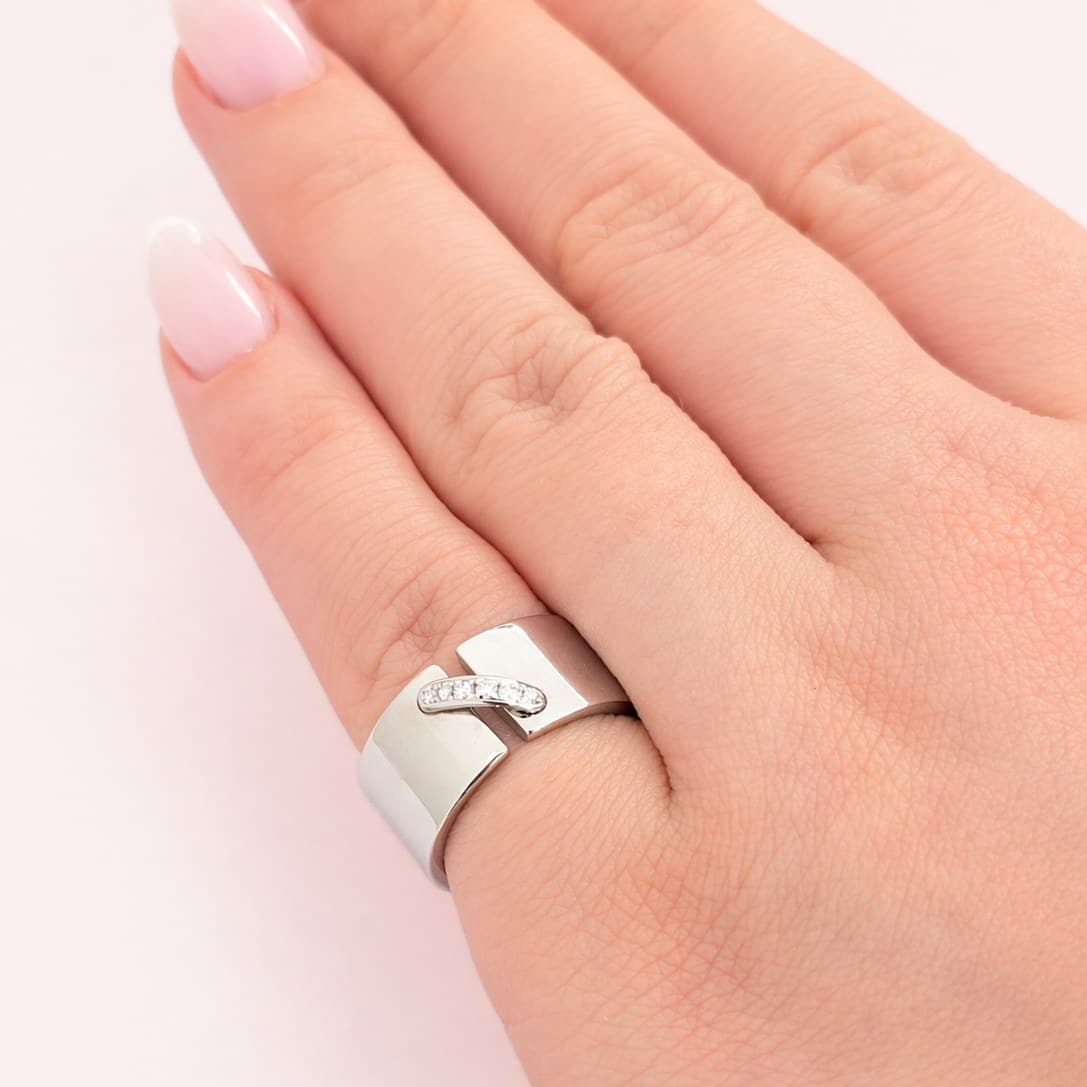 Bague Bandeau CHAUMET "Liens" en or blanc et diamants - Castafiore